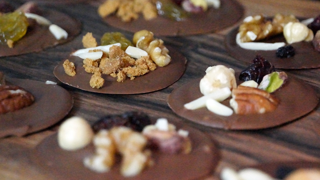 Mendiants au chocolat noir et épices - Recettes - MesÉpices.com