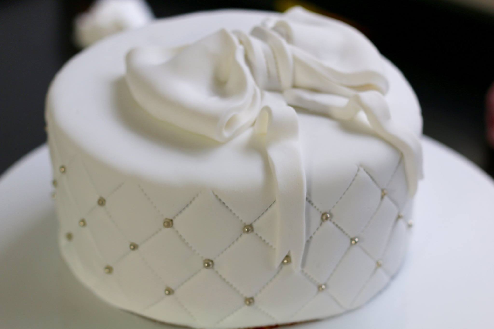 40 wedding cakes dorés : les plus glamours de tous les desserts