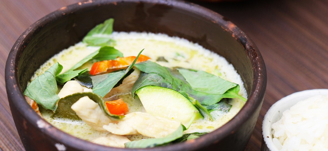 Curry vert aux légumes : recette thaïlandaise (3 étapes - 35 min)