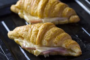 Recette - Croissant salé aux accents méditerranéens - La Grande Épicerie