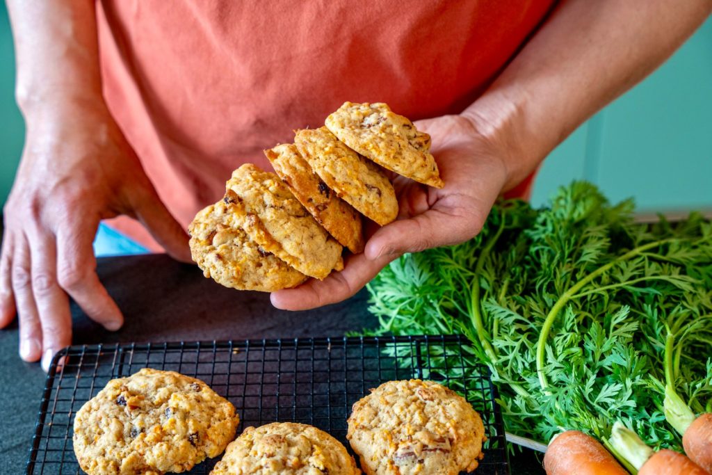 cookies carrot cakes