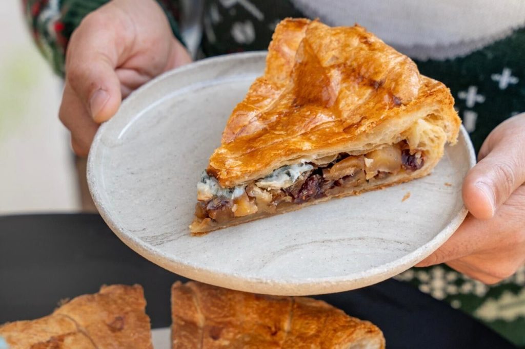 tourte feuilletée pommes roquefort et noix