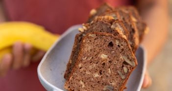 banana bread sans farine et sans sucre avec 4 ingrédients