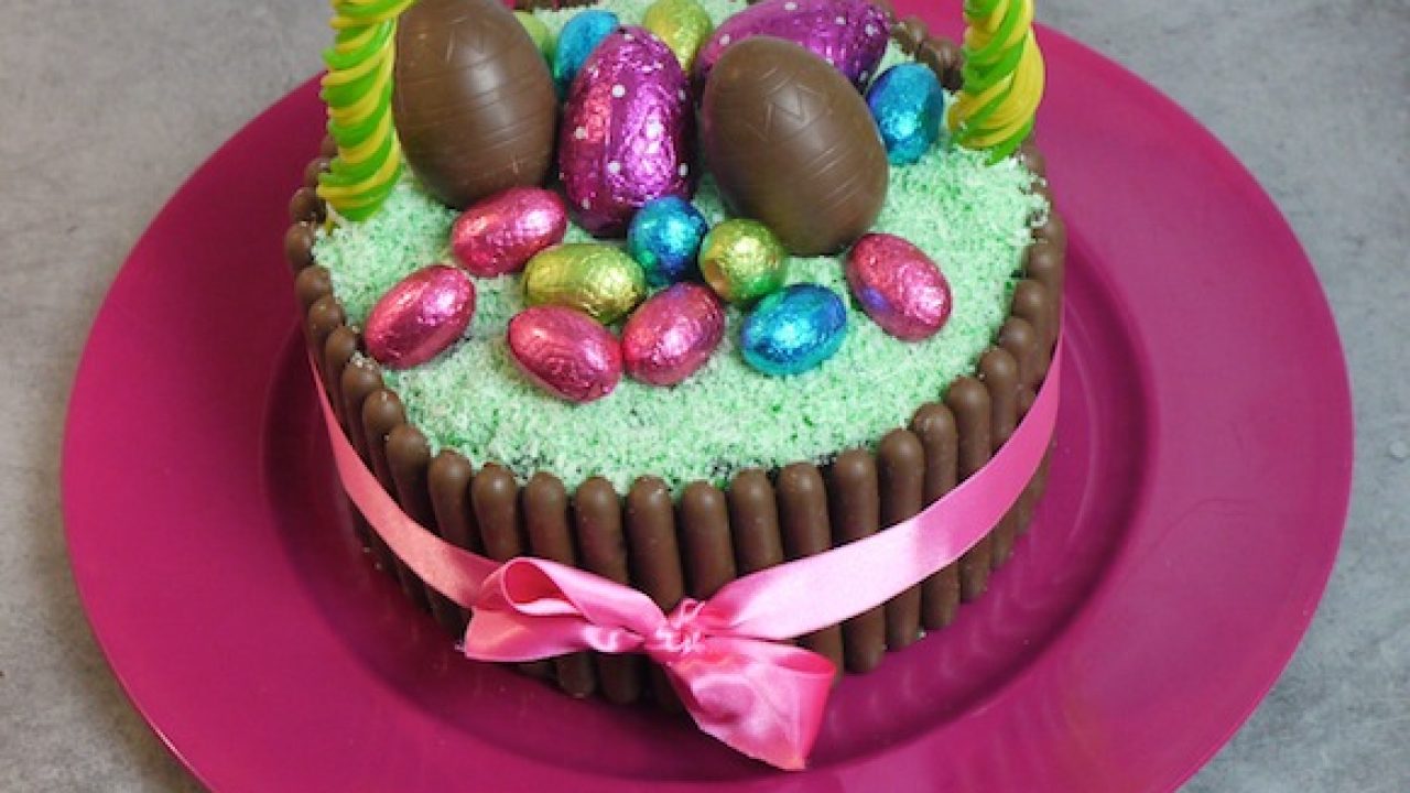 Gâteau au chocolat cake design décoration pâque et lapin pour